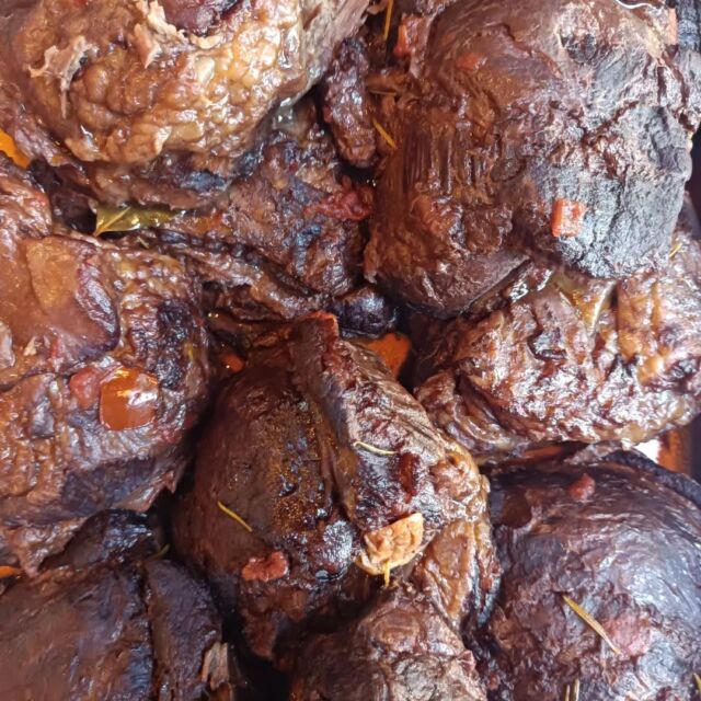 こんにちはWIZ365です。

29日 WIZの肉の日。

ニュージーランド産　放牧牛のホホ肉。

おすすめです！

ご予約必須です！お電話、または店頭でお問い合わせください。
※DM等では受け付けておりません。

熊本市中央区上水前寺1丁目6-36九州電力熊本支店1階
☎︎096-200-9354

営業時間：11:00~19:00 (土・日・祝　17:00cIose)
ランチ：11:30~15:00 (L.O.14:30)
カフェ：1400~17:00 (L.O.16:00)
テイクアウト：11:00~19:00 (L.O.18:30)
定休日：水曜日

#WIZ365
#健軍ベーカリー
#ランチ
#お弁当
#お惣菜
#カレー
#オードブル
#スイーツ
#プリン
#テイクアウト
#配達
#フルーツバター
#熊本上水前寺