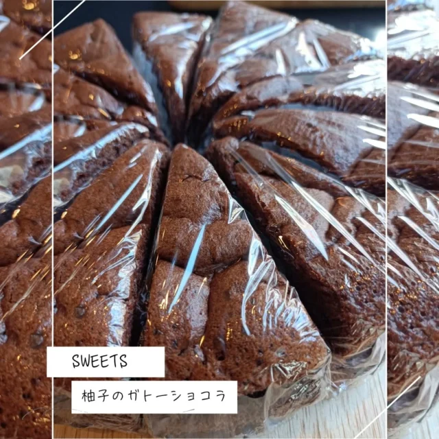 こんにちはWIZ365です。

柚子のガトーショコラ。
チーズケーキ。

食後のおやつにいかがですか。

TAKEOUTのお弁当は、電話予約だとスムーズに受け渡しできます。

電話予約お待ちしております。

熊本市中央区上水前寺1丁目6-36九州電力熊本支店1階☎︎096-200-9354

営業時間：11:00~19:00 (土・日・祝　17:00cIose)
ランチ：11:30~15:00 (L.O.14:30)
カフェ：1400~17:00 (L.O.16:00)
テイクアウト：11:00~19:00 (L.O.18:30)
定休日：水曜日

#WIZ365
#健軍ベーカリー
#ランチ#お弁当
#お惣菜#カレー
#オードブル
#スイーツ
#プリン
#テイクアウト
#配達
#フルーツバター
#熊本上水前寺