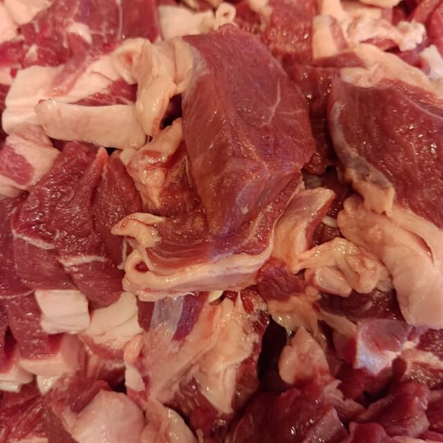 こんにちはWIZ365です。

Xmasオードブルのラム肉の下準備です。

熊本市中央区上水前寺1丁目6-36九州電力熊本支店1階☎︎096-200-9354

営業時間：11:00~19:00 (土・日・祝　17:00cIose)
ランチ：11:30~15:00 (L.O.14:30)
カフェ：1400~17:00 (L.O.16:00)
テイクアウト：11:00~19:00 (L.O.18:30)
定休日：水曜日

#WIZ365
#健軍ベーカリー
#ランチ#お弁当
#お惣菜#カレー
#オードブル
#スイーツ
#プリン
#テイクアウト
#配達
#フルーツバター
#熊本上水前寺