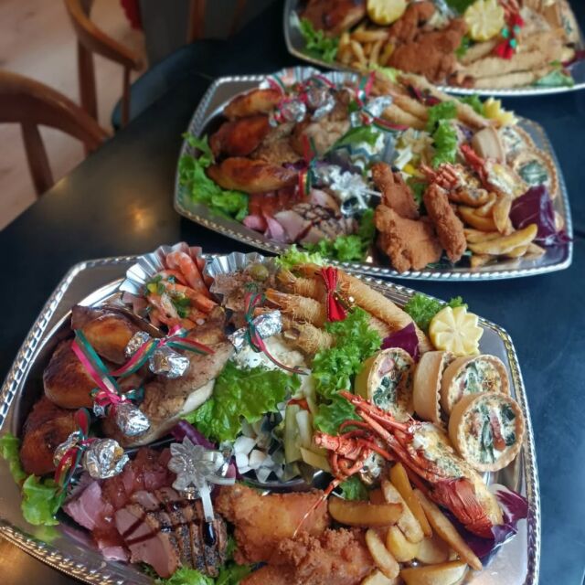 こんにちはWIZ365です。

MerryChristmas🎄

熊本市中央区上水前寺1丁目6-36九州電力熊本支店1階☎︎096-200-9354

営業時間：11:00~19:00 (土・日・祝　17:00cIose)
ランチ：11:30~15:00 (L.O.14:30)
カフェ：1400~17:00 (L.O.16:00)
テイクアウト：11:00~19:00 (L.O.18:30)
定休日：水曜日

#WIZ365
#健軍ベーカリー
#ランチ#お弁当
#お惣菜#カレー
#オードブル
#スイーツ
#プリン
#テイクアウト
#配達
#フルーツバター
#熊本上水前寺