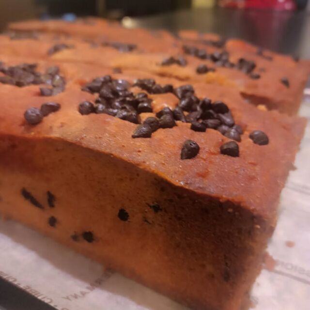 こんにちはWIZ365です。

パウンドケーキ新作！

チョコチップストロベリーのパウンドケーキです。

熊本市中央区上水前寺1丁目6-36九州電力熊本支店1階☎︎096-200-9354

営業時間：11:00~19:00 (土・日・祝　17:00cIose)
ランチ：11:30~15:00 (L.O.14:30)
カフェ：1400~17:00 (L.O.16:00)
テイクアウト：11:00~19:00 (L.O.18:30)
定休日：水曜日

#WIZ365
#健軍ベーカリー
#ランチ#お弁当
#お惣菜#カレー
#オードブル
#スイーツ
#プリン
#テイクアウト
#配達
#フルーツバター
#熊本上水前寺