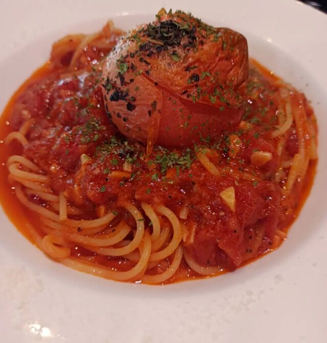 こんにちはWIZ365です。

ランチが新しくなりました！

丸ごとトマトのニンニクスパゲティ。

ローストしたトマトを丸ごとのせて、ニンニクのアクセントがたまらないスパゲティ。

スタッフおすすめです！！

熊本市中央区上水前寺1丁目6-36九州電力熊本支店1階☎︎096-200-9354

営業時間：11:00~18:00 (o.s17:00)
(土・日・祝　17:00cIose)
ランチ：11:30~15:00 (L.O.14:00
カフェ：14:00~17:00 (L.O.16:00)
テイクアウト：1:00~18:00 (L.O.17:00)
定休日：水曜日

#ランチ
#お弁当お惣菜
#テイクアウト
#オードブル