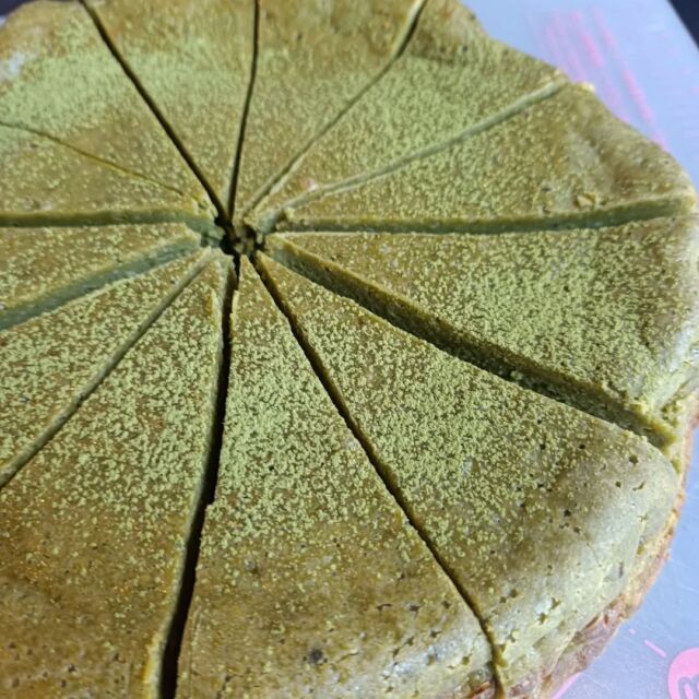 こんにちはWIZ365です。

抹茶のバスクチーズケーキ。

熊本市中央区上水前寺1丁目6-36九州電力熊本支店1階☎︎096-200-9354

営業時間：11:00~19:00 (土・日・祝　17:00cIose)
ランチ：11:30~15:00 (L.O.14:30)
カフェ：1400~17:00 (L.O.16:00)
テイクアウト：11:00~19:00 (L.O.18:30)
定休日：水曜日

#WIZ365
#健軍ベーカリー
#ランチ#お弁当
#お惣菜#カレー
#オードブル
#スイーツ
#プリン
#テイクアウト
#配達
#フルーツバター
#熊本上水前寺