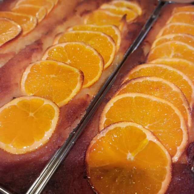 こんにちはWIZ365です。

SWEETS。

ショコラオランジェのパウンドケーキ。

人気のパウンドケーキが再登場！
オレンジスライス、中にはチョコチップが入ってる人気のパウンドです。

アップルシナモンのタルト。

アップルとシナモンは、相性抜群！

食後のおやつにどうぞ。

熊本市中央区上水前寺1丁目6-36九州電力熊本支店1階☎︎096-200-9354

営業時間：11:00~19:00 (土・日・祝　17:00cIose)
ランチ：11:30~15:00 (L.O.14:30)
カフェ：1400~17:00 (L.O.16:00)
テイクアウト：11:00~19:00 (L.O.18:30)
定休日：水曜日

#WIZ365
#健軍ベーカリー
#ランチ#お弁当
#お惣菜#カレー
#オードブル
#スイーツ
#プリン
#テイクアウト
#配達
#フルーツバター
#熊本上水前寺