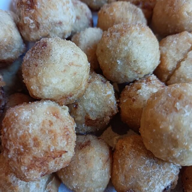 こんにちはWIZ365です。

進化した里芋の唐揚げ。

即完売だったので、本日もご用意してます！

熊本市中央区上水前寺1丁目6-36九州電力熊本支店1階☎︎096-200-9354

営業時間：11:00~19:00 (土・日・祝　17:00cIose)
ランチ：11:30~15:00 (L.O.14:30)
カフェ：1400~17:00 (L.O.16:00)
テイクアウト：11:00~19:00 (L.O.18:30)
定休日：水曜日

#WIZ365
#健軍ベーカリー
#ランチ#お弁当
#お惣菜#カレー
#オードブル
#スイーツ
#プリン
#テイクアウト
#配達
#フルーツバター
#熊本上水前寺