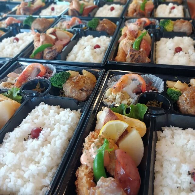 こんにちはWIZ365です。

おまかせ弁当のご注文ありがとうございました。
WIZでは、多数のお弁当ご予約もお受けいたしております。
ご予算、配達に関しては、お気軽にお問い合わせください。

熊本市中央区上水前寺1丁目6-36九州電力熊本支店1階☎︎096-200-9354

営業時間：11:00~18:00 (o.s17:00)
(土・日・祝　17:00cIose)
ランチ：11:30~15:00 (L.O.14:00)
カフェ：14:00~17:00 (L.O.16:00)
テイクアウト：11:00~18:00 (L.O.17:00)
定休日：水曜日

#WIZ365
#健軍ベーカリー
#ランチ#お弁当
#お惣菜
カレー
オードブル
スイーツ
プリン
テイクアウト
配達
フルーツバター
熊本上水前寺