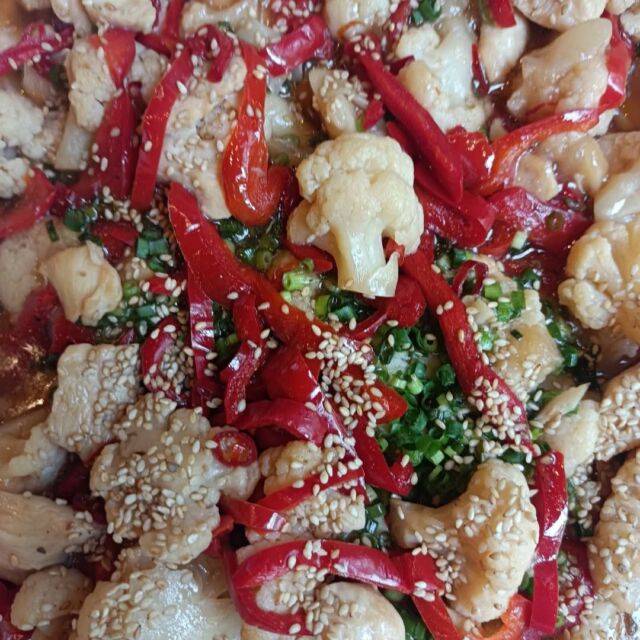 こんにちはWIZ365です。

やっぱり、この時期は、新玉ねぎを使用したお惣菜。

新玉ねぎ＆カリフラワー＆鶏ムネ肉の甘酢あんかけ。

ご来店お待ちしております。

おかずの1品にいかがですか。

熊本市中央区上水前寺1丁目6-36九州電力熊本支店1階☎︎096-200-9354

営業時間：11:00~18:00 (o.s17:00)
(土・日・祝　17:00cIose)
ランチ：11:30~15:00 (L.O.14:00)
カフェ：14:00~17:00 (L.O.16:00)
テイクアウト：1:00~18:00 (L.O.17:00)
定休日：水曜日

#ランチ
#お弁当お惣菜
#テイクアウト
#オードブル