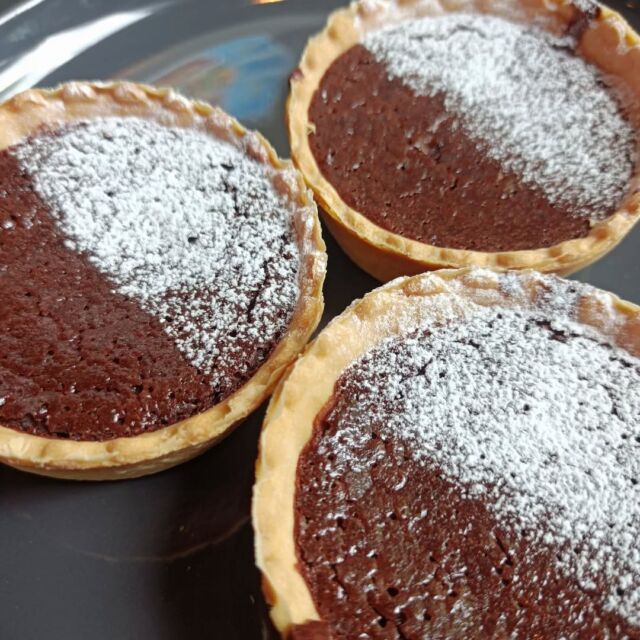 こんにちはWIZ365です。

チョコタルト。

ティータイムに♪

熊本市中央区上水前寺1丁目6-36九州電力熊本支店1階☎︎096-200-9354

営業時間：11:00~18:00 (o.s17:00)
(土・日・祝　17:00cIose)
ランチ：11:30~15:00 (L.O.14:00)
カフェ：14:00~17:00 (L.O.16:00)
テイクアウト：1:00~18:00 (L.O.17:00)
定休日：水曜日

#ランチ
#お弁当お惣菜
#テイクアウト
#オードブル