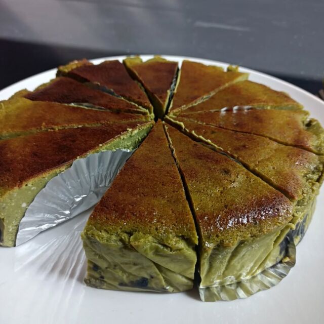 こんにちはWIZ365です。

抹茶のバスクチーズケーキ。

抹茶の苦味とチーズのコクが合わさり、甘さ控えめの大人味。

熊本市中央区上水前寺1丁目6-36九州電力熊本支店1階☎︎096-200-9354

営業時間：11:00~18:00 (o.s17:00)
(土・日・祝　17:00cIose)
ランチ：11:30~15:00 (L.O.14:00)
カフェ：14:00~17:00 (L.O.16:00)
テイクアウト：1:00~18:00 (L.O.17:00)
定休日：水曜日

#ランチ
#お弁当お惣菜
#テイクアウト
#オードブル